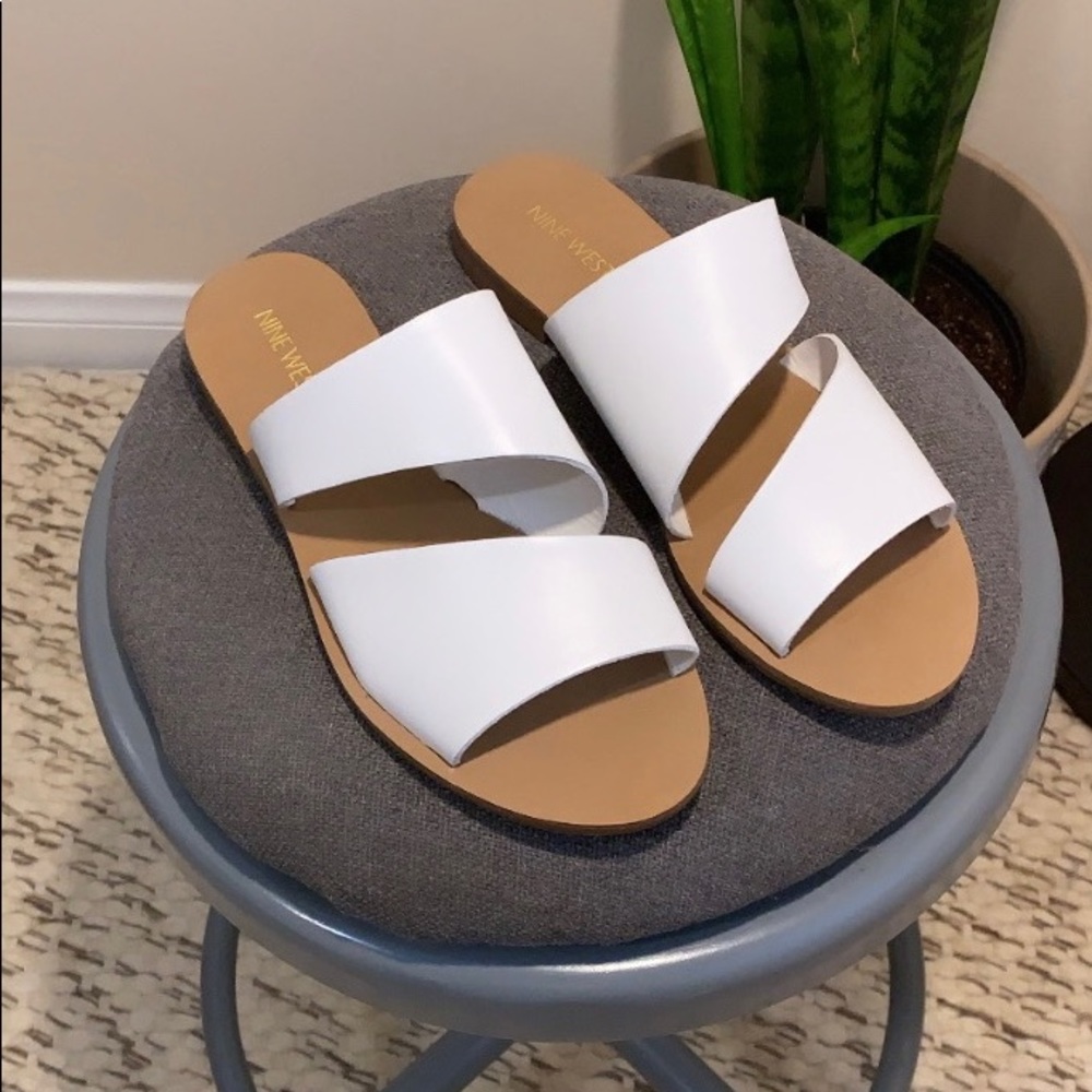 Nine West sandal with white leather & tan base